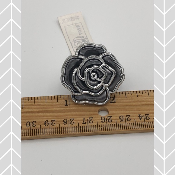 🛍Silver Flower Ring O/S - Picture 4 of 4